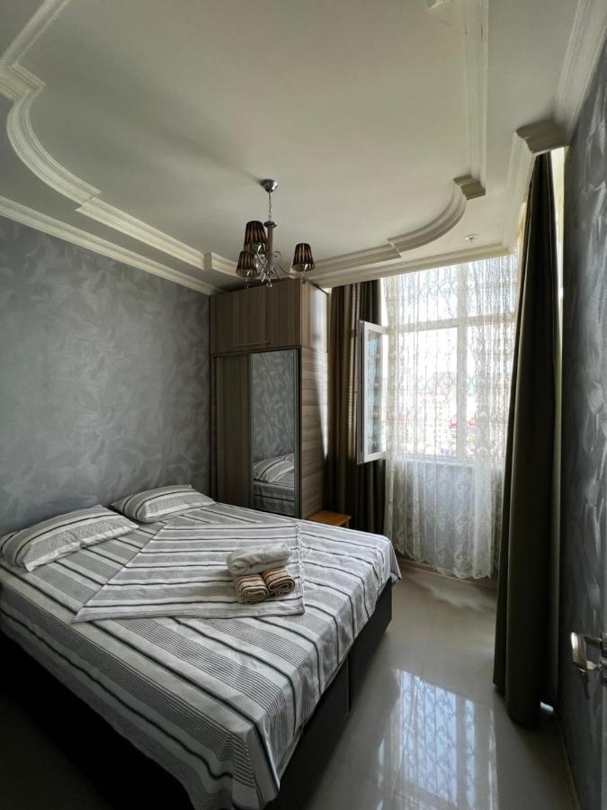 Nukri'S Apartment Batoemi Buitenkant foto